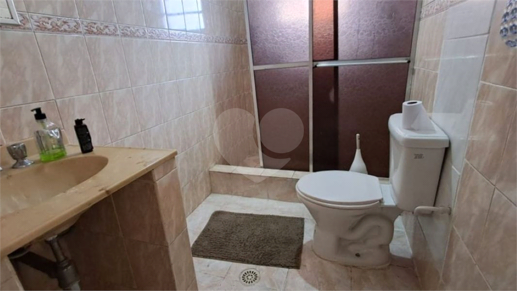 Sobrado à Venda | 430 m² | 2 dormitórios (1 suíte) | 3 edículas | 2 vagas na Vila Zatt!