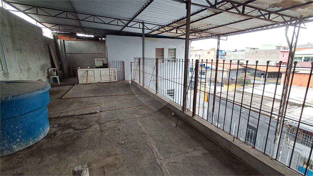 Sobrado à Venda | 430 m² | 2 dormitórios (1 suíte) | 3 edículas | 2 vagas na Vila Zatt!