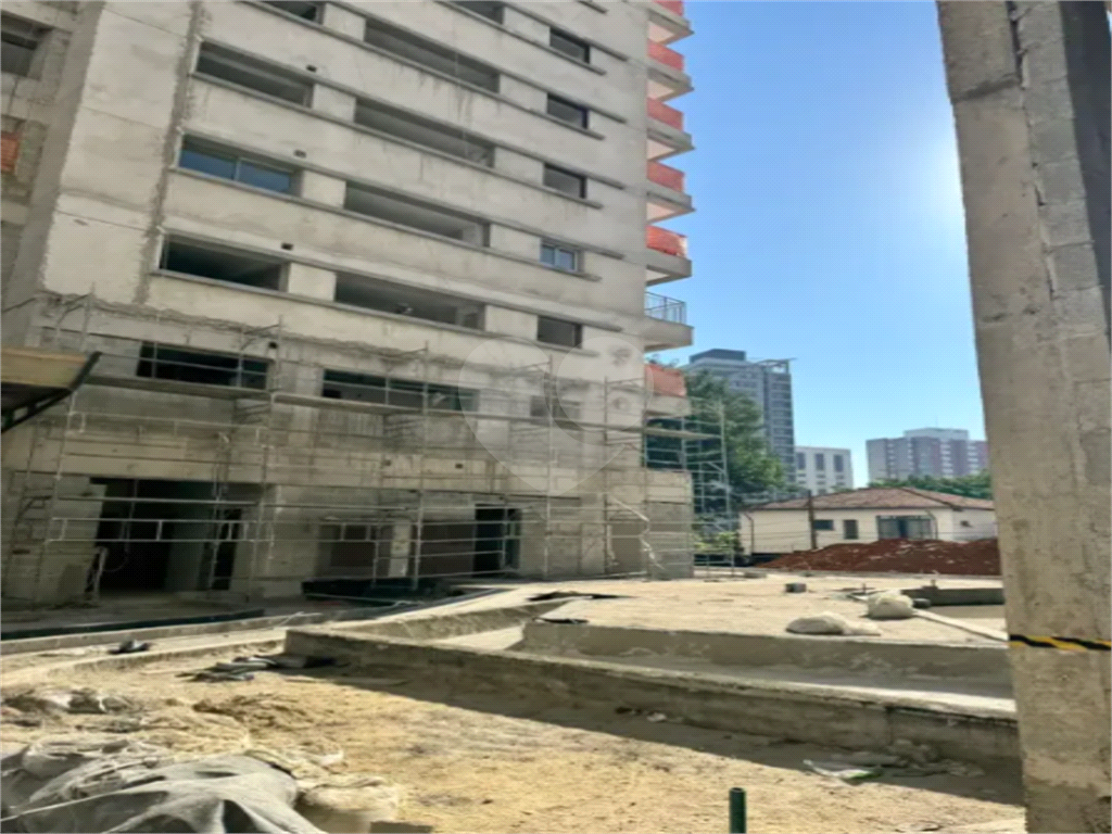 APTO 5 QUARTOS + 4 VAGAS - CONDOMINIO CASA IBIRAPURA