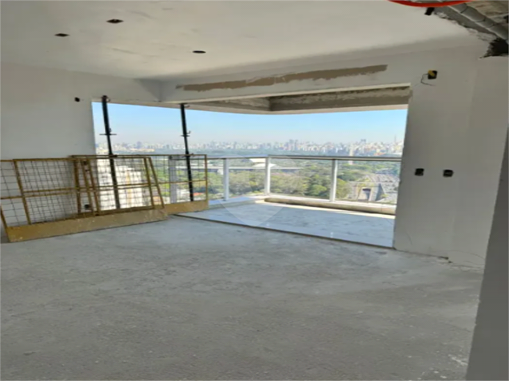 APTO 5 QUARTOS + 4 VAGAS - CONDOMINIO CASA IBIRAPURA