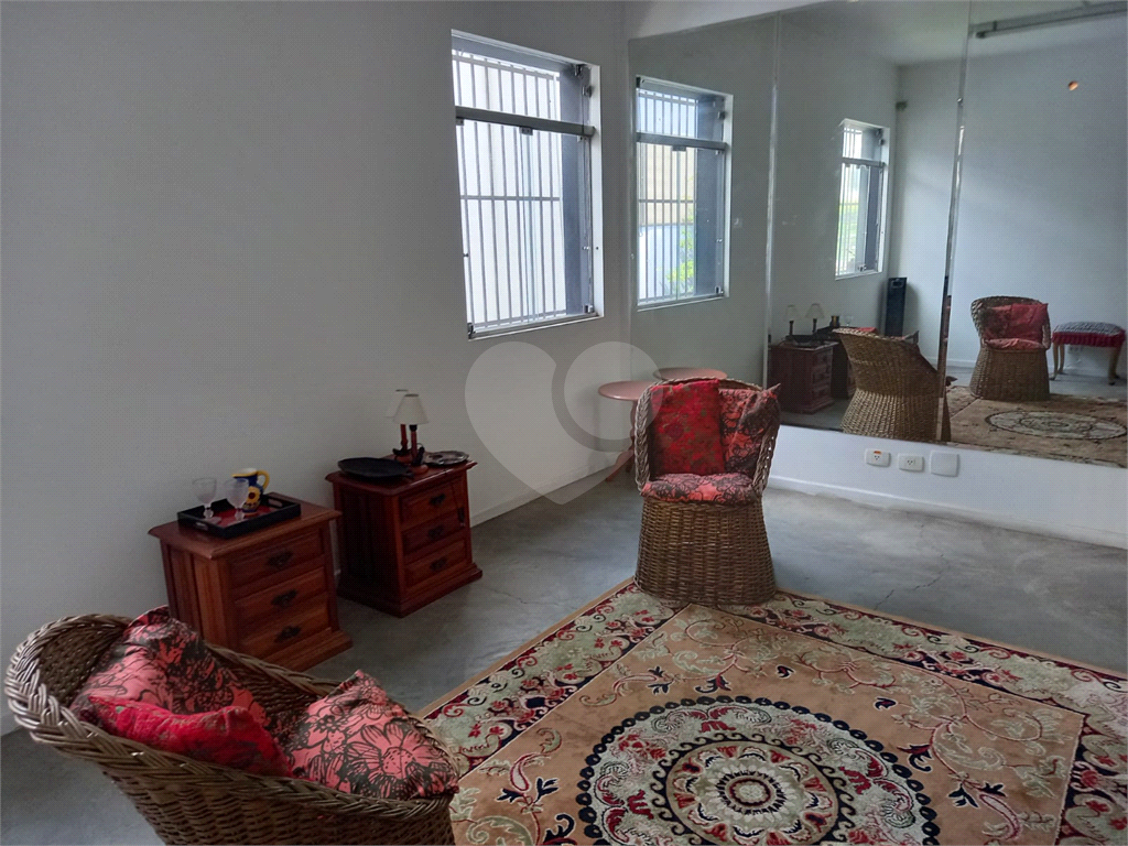 Casa de 252m² de 2 quartos com um galpão e casa conjuntos com 252m²  em PInheiros.