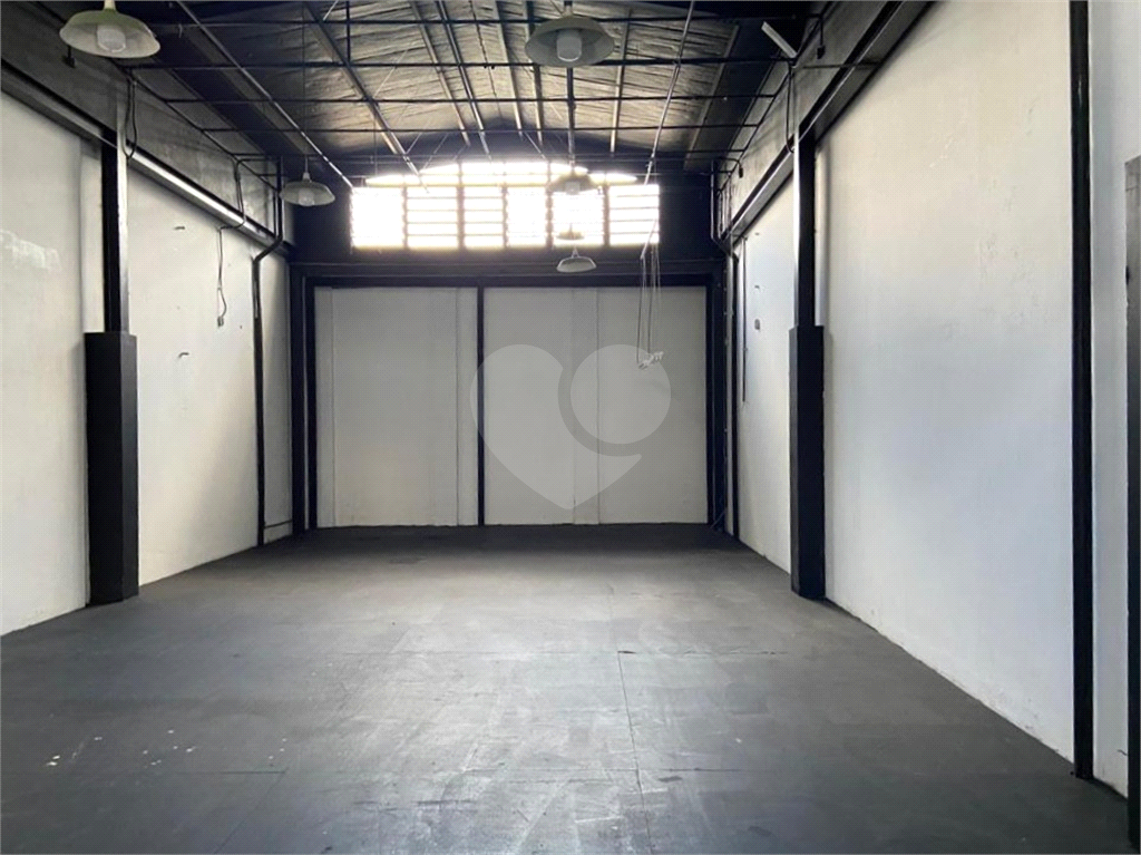 Casa de 252m² de 2 quartos com um galpão e casa conjuntos com 252m²  em PInheiros.