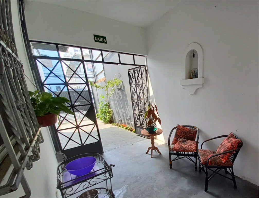 Casa de 252m² de 2 quartos com um galpão e casa conjuntos com 252m²  em PInheiros.