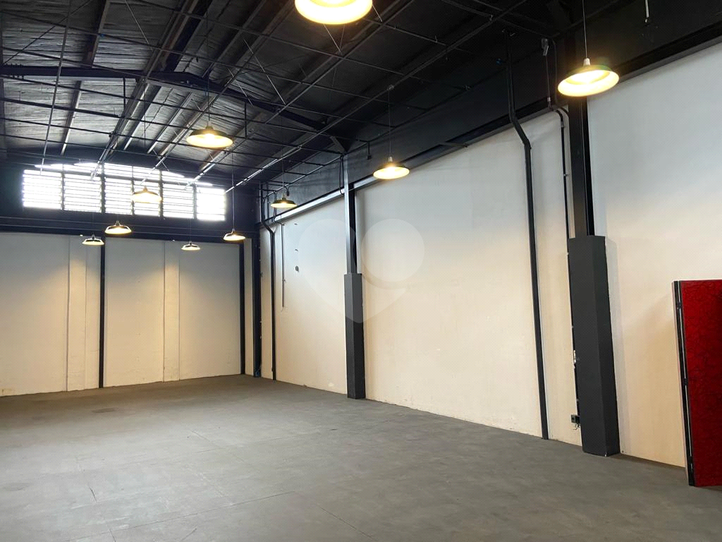 Casa de 252m² de 2 quartos com um galpão e casa conjuntos com 252m²  em PInheiros.