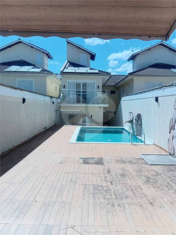 Sobrado no Tremembé em condomínio, 3 Suites, 4 vagas , localização próximo a comercio , serra da cantareira, horto florestal 