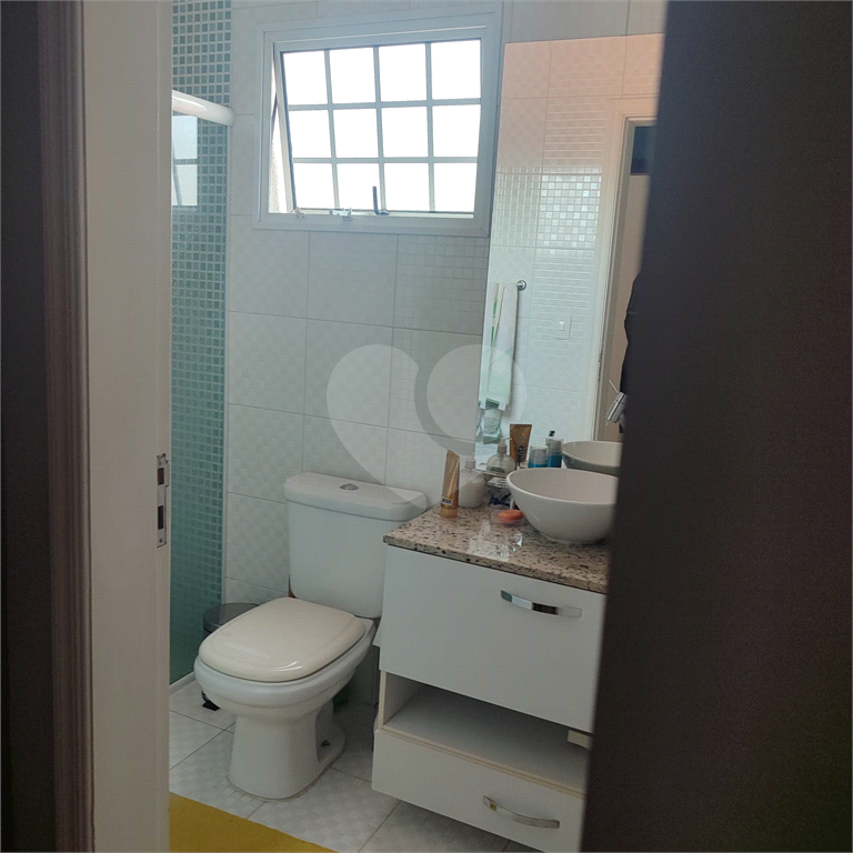 lindo sobrado com 3 suítes e 4 vagas.