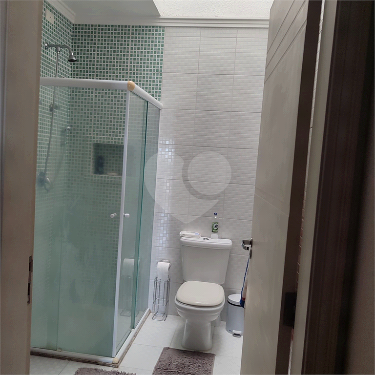 lindo sobrado com 3 suítes e 4 vagas.