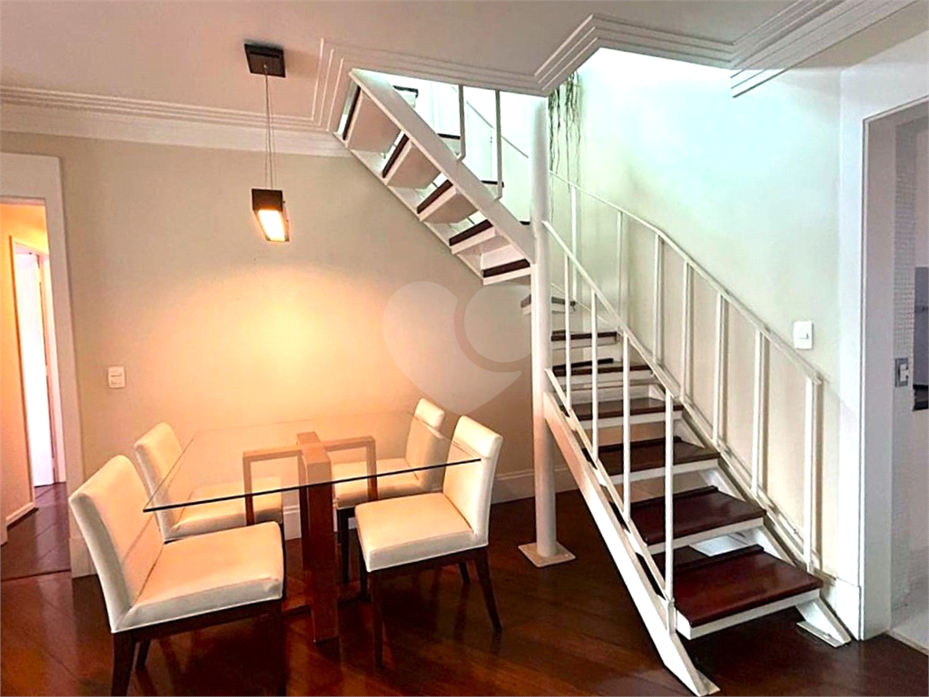 COBERTURA DUPLEX MOBILIADA DE ALTO PADRÃO – 195m² | 3 Doms. | 1 suíte | 3 vagas | Depósito - ZONA OESTE DE SÃO PAULO