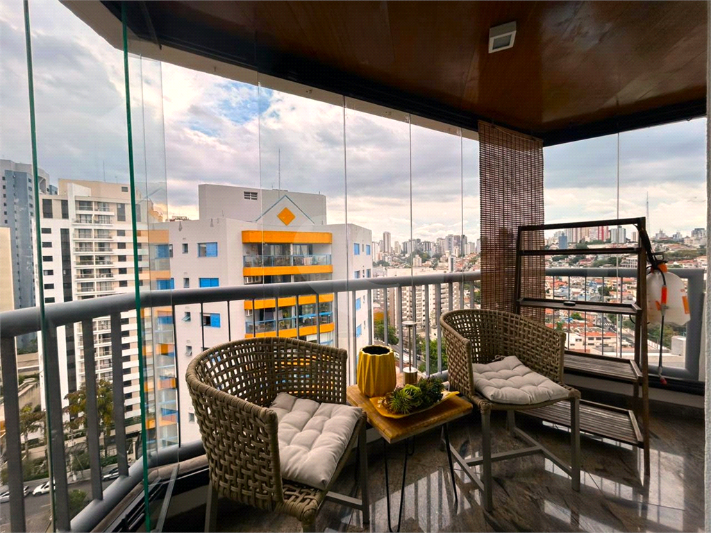 COBERTURA DUPLEX MOBILIADA DE ALTO PADRÃO – 195m² | 3 Doms. | 1 suíte | 3 vagas | Depósito - ZONA OESTE DE SÃO PAULO