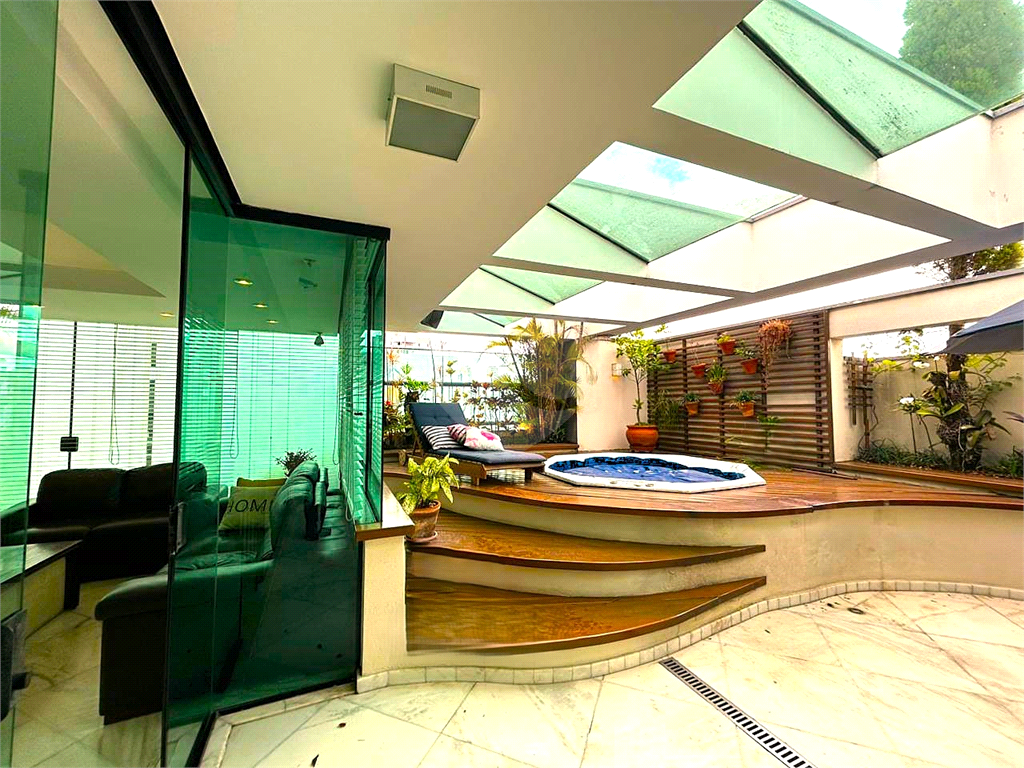 COBERTURA DUPLEX MOBILIADA DE ALTO PADRÃO – 195m² | 3 Doms. | 1 suíte | 3 vagas | Depósito - ZONA OESTE DE SÃO PAULO