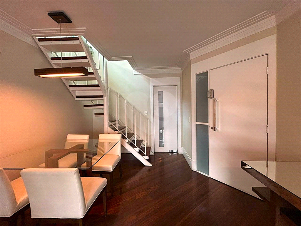 COBERTURA DUPLEX MOBILIADA DE ALTO PADRÃO – 195m² | 3 Doms. | 1 suíte | 3 vagas | Depósito - ZONA OESTE DE SÃO PAULO