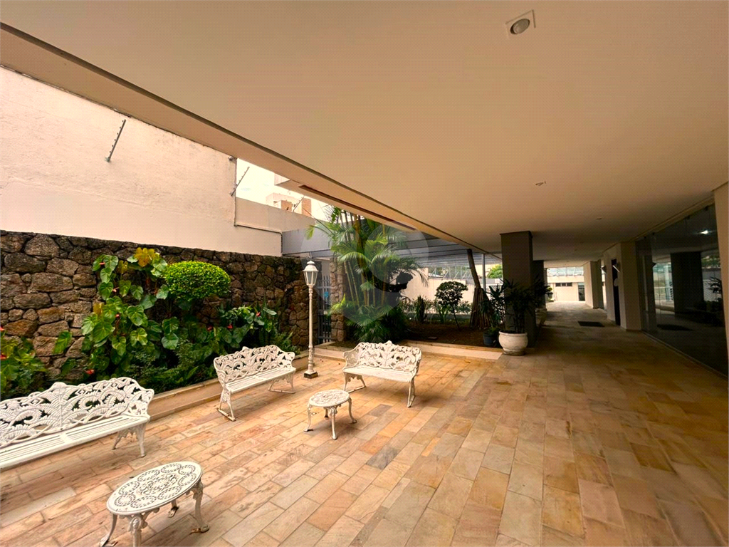 COBERTURA DUPLEX MOBILIADA DE ALTO PADRÃO – 195m² | 3 Doms. | 1 suíte | 3 vagas | Depósito - ZONA OESTE DE SÃO PAULO