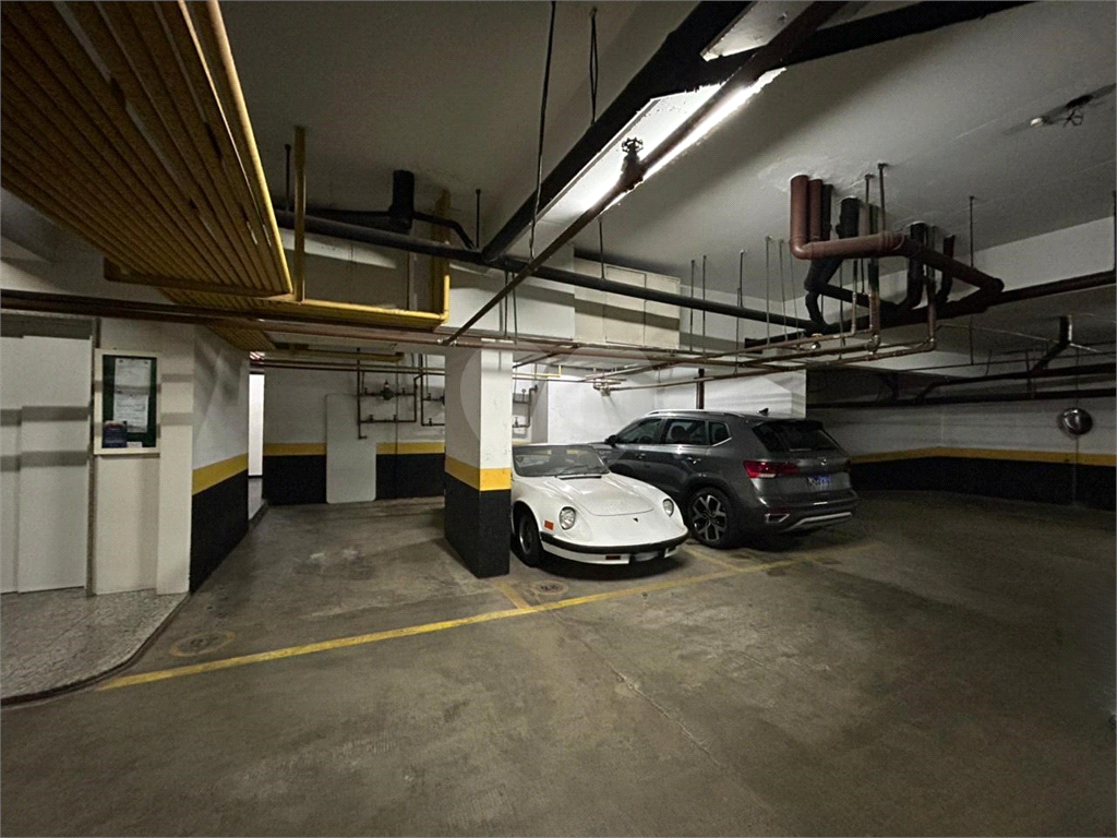 COBERTURA DUPLEX MOBILIADA DE ALTO PADRÃO – 195m² | 3 Doms. | 1 suíte | 3 vagas | Depósito - ZONA OESTE DE SÃO PAULO