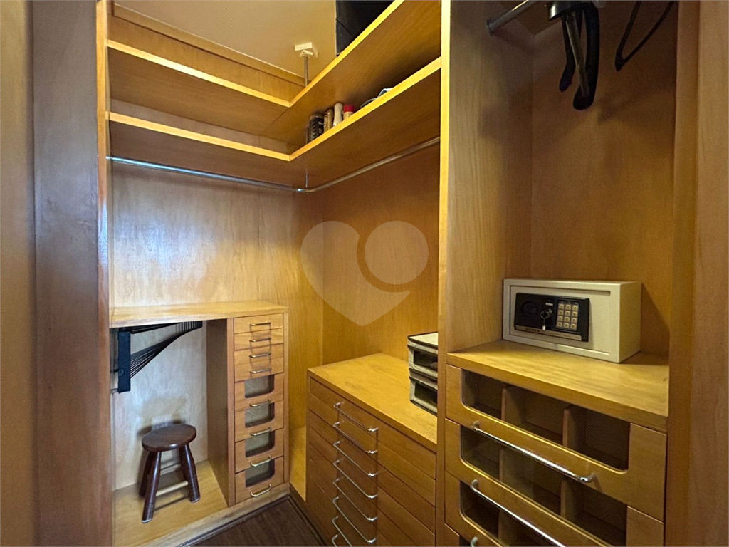 COBERTURA DUPLEX MOBILIADA DE ALTO PADRÃO – 195m² | 3 Doms. | 1 suíte | 3 vagas | Depósito - ZONA OESTE DE SÃO PAULO