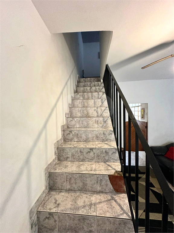 Casa térrea com 4 dormitórios, 2 vagas. Vila Sabrina 