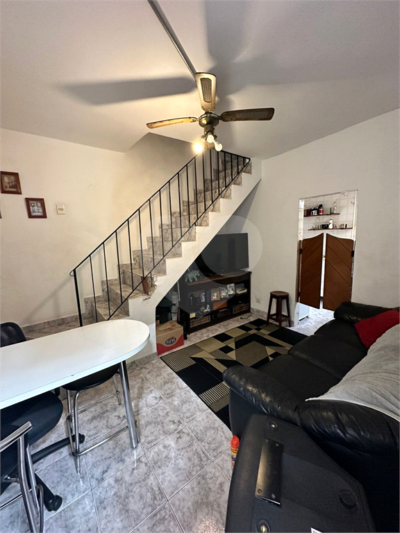 Casa térrea com 4 dormitórios, 2 vagas. Vila Sabrina 