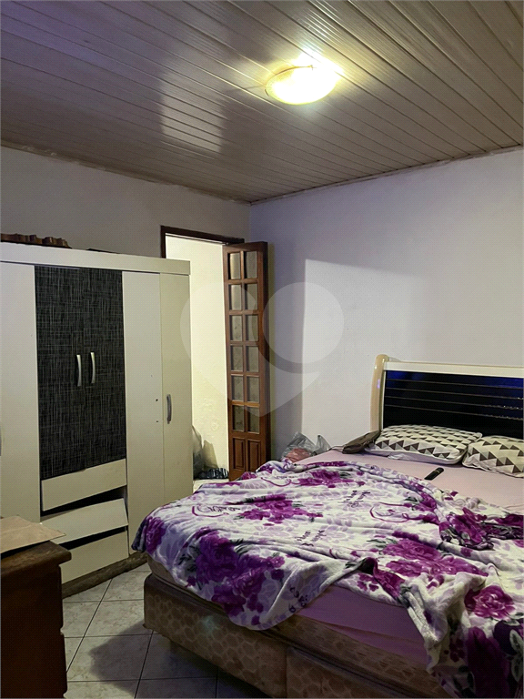 Casa térrea com 4 dormitórios, 2 vagas. Vila Sabrina 