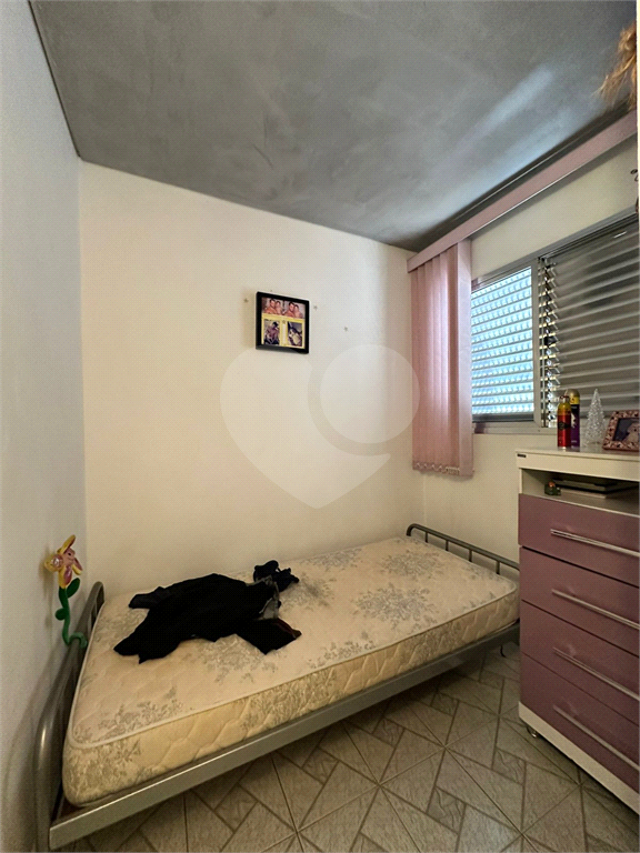 Casa térrea com 4 dormitórios, 2 vagas. Vila Sabrina 