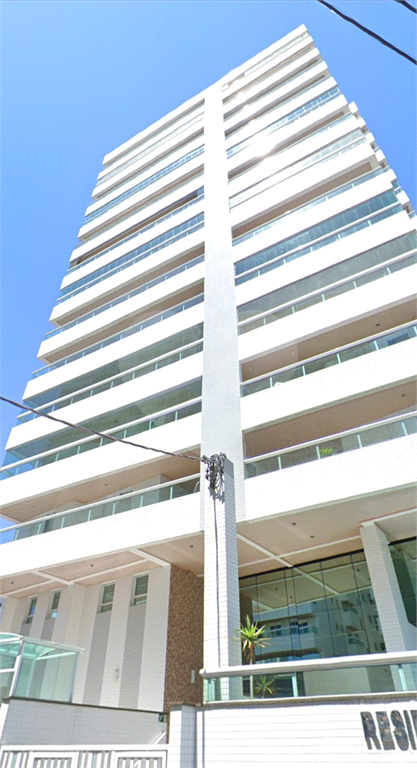 Amplo apartamento com 2 dormitórios pertinho do mar na Praia Grande / SP