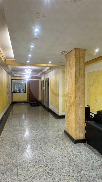 Amplo apartamento com 2 dormitórios pertinho do mar na Praia Grande / SP