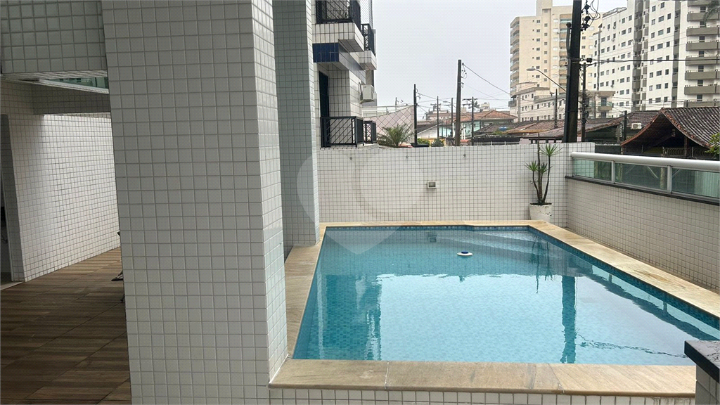 Amplo apartamento com 2 dormitórios pertinho do mar na Praia Grande / SP