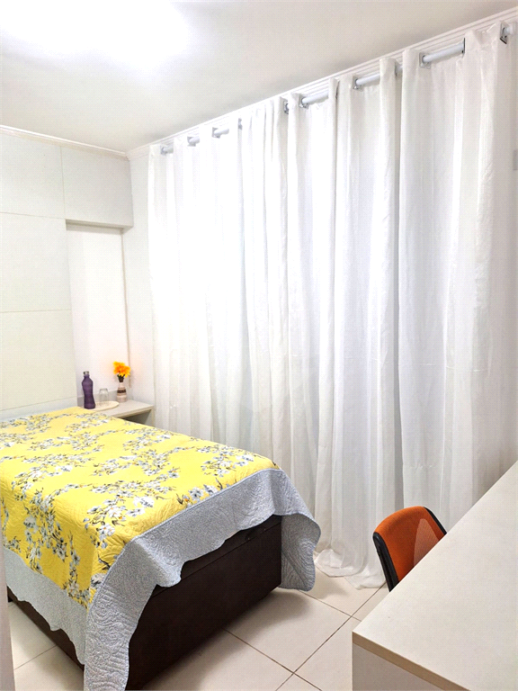 Amplo apartamento com 2 dormitórios pertinho do mar na Praia Grande / SP