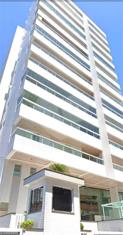 Amplo apartamento com 2 dormitórios pertinho do mar na Praia Grande / SP