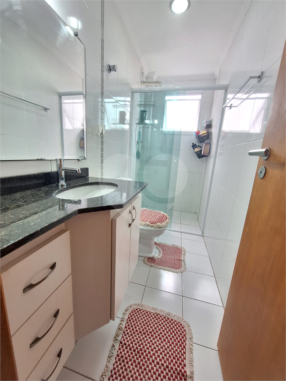 Amplo apartamento com 2 dormitórios pertinho do mar na Praia Grande / SP