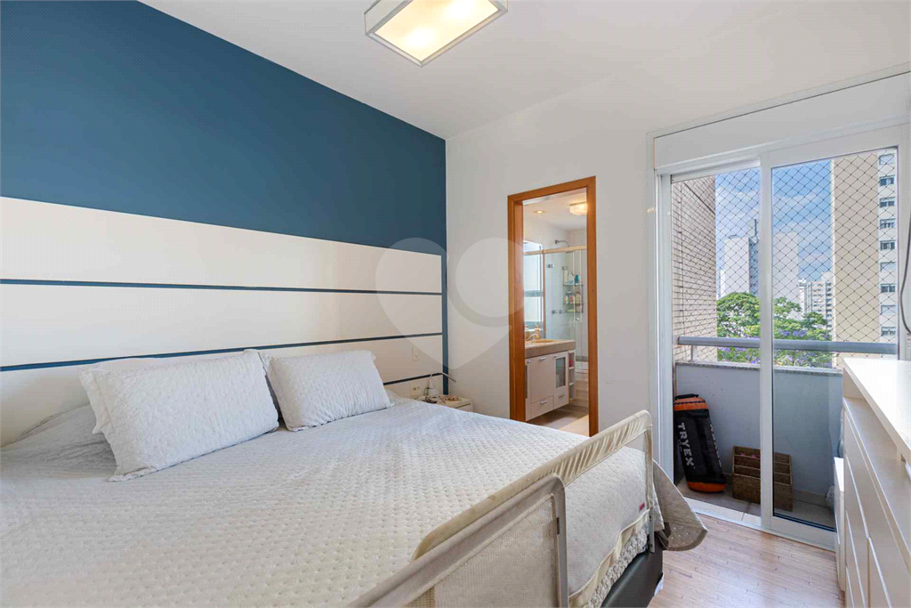 Imóvel de 180m² sala de estar de 3 ambientes, 2 varandas sendo uma gourmet, 3 suítes e 4 vagas Pompéia