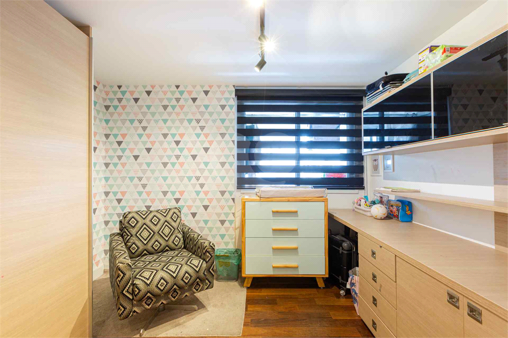 Imóvel de 180m² sala de estar de 3 ambientes, 2 varandas sendo uma gourmet, 3 suítes e 4 vagas Pompéia