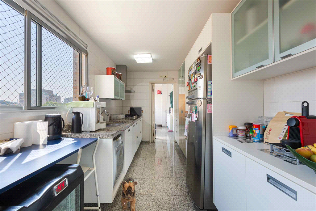 Imóvel de 180m² sala de estar de 3 ambientes, 2 varandas sendo uma gourmet, 3 suítes e 4 vagas Pompéia