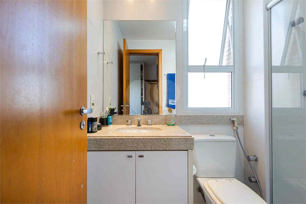 Imóvel de 180m² sala de estar de 3 ambientes, 2 varandas sendo uma gourmet, 3 suítes e 4 vagas Pompéia