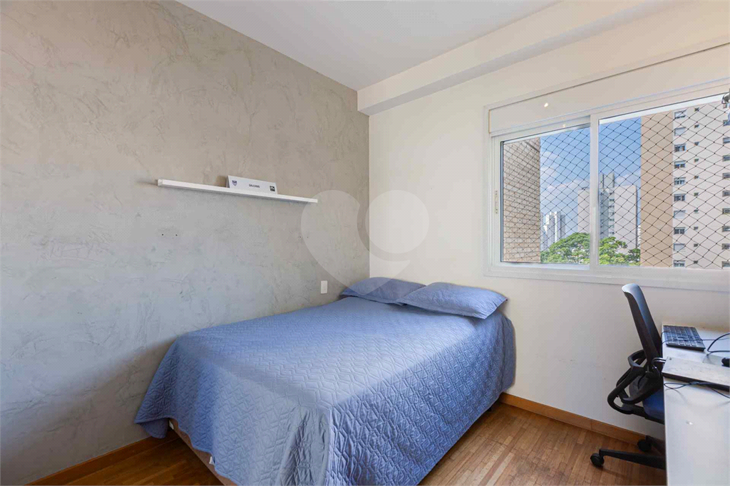 Imóvel de 180m² sala de estar de 3 ambientes, 2 varandas sendo uma gourmet, 3 suítes e 4 vagas Pompéia