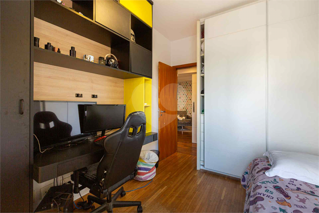 Imóvel de 180m² sala de estar de 3 ambientes, 2 varandas sendo uma gourmet, 3 suítes e 4 vagas Pompéia