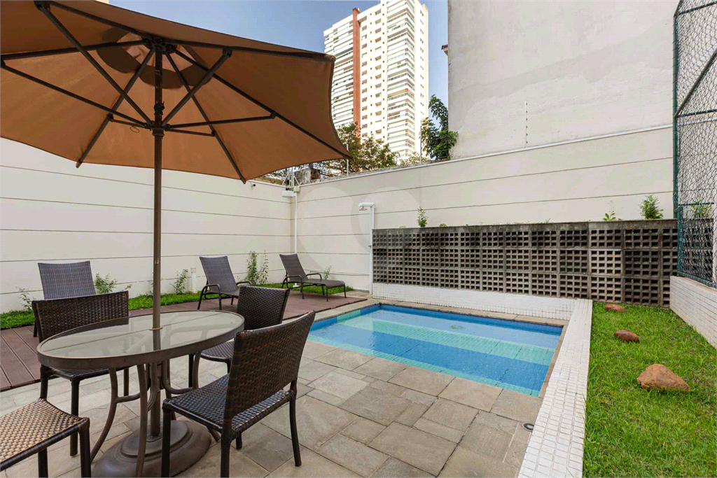 Imóvel de 180m² sala de estar de 3 ambientes, 2 varandas sendo uma gourmet, 3 suítes e 4 vagas Pompéia