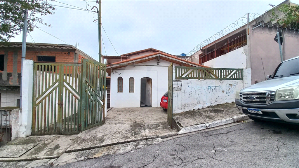 Casa com 5 Dormitórios e 3 Vagas na Vila Amália – Ótimo Terreno para Construtor