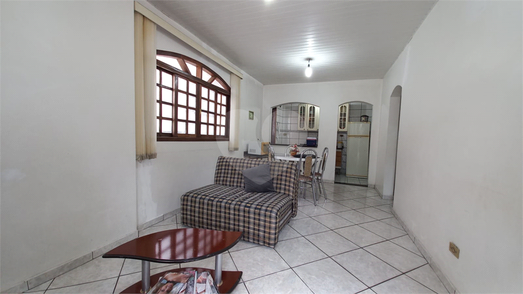 Casa com 5 Dormitórios e 3 Vagas na Vila Amália – Ótimo Terreno para Construtor