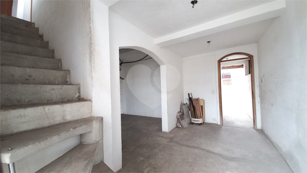 Casa com 5 Dormitórios e 3 Vagas na Vila Amália – Ótimo Terreno para Construtor