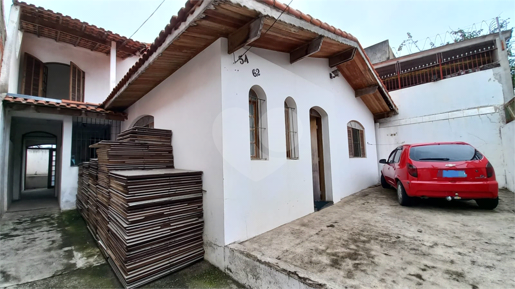 Casa com 5 Dormitórios e 3 Vagas na Vila Amália – Ótimo Terreno para Construtor