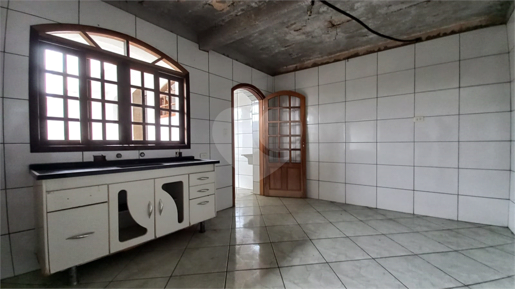 Casa com 5 Dormitórios e 3 Vagas na Vila Amália – Ótimo Terreno para Construtor