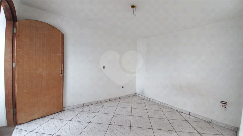 Casa com 5 Dormitórios e 3 Vagas na Vila Amália – Ótimo Terreno para Construtor