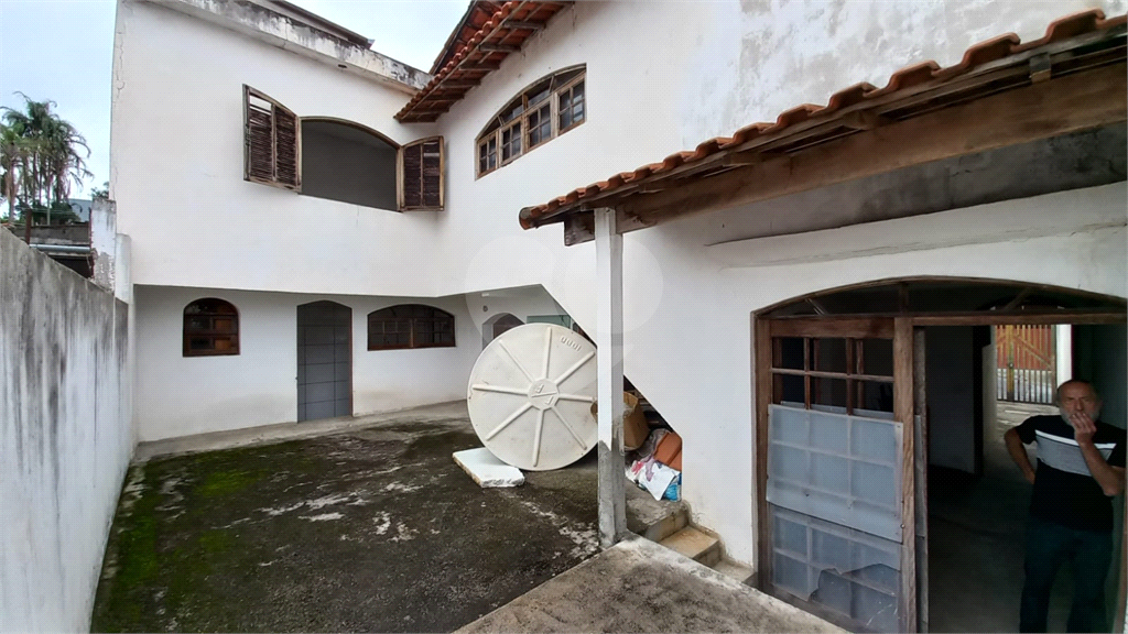 Casa com 5 Dormitórios e 3 Vagas na Vila Amália – Ótimo Terreno para Construtor