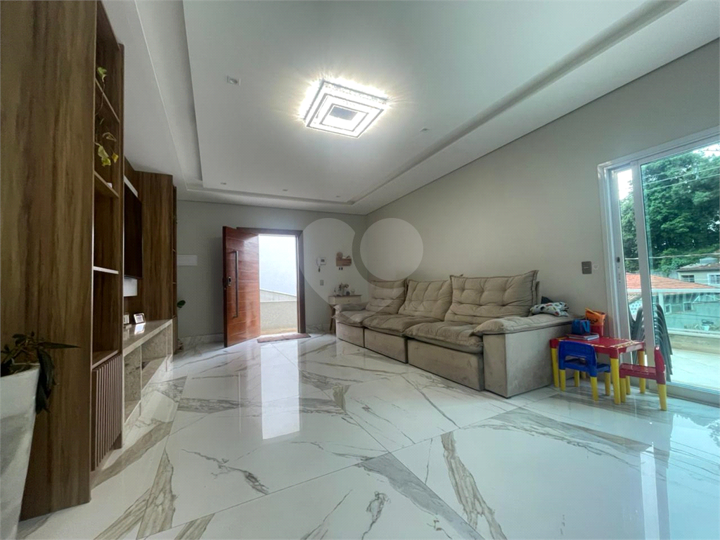 Casa deslumbrante na Serra da Cantareira – onde o alto padrão encontra a natureza