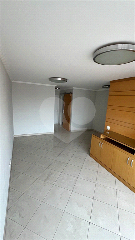 Apartamento a venda em condominio clube proximo ao Metro Parada Inglesa.