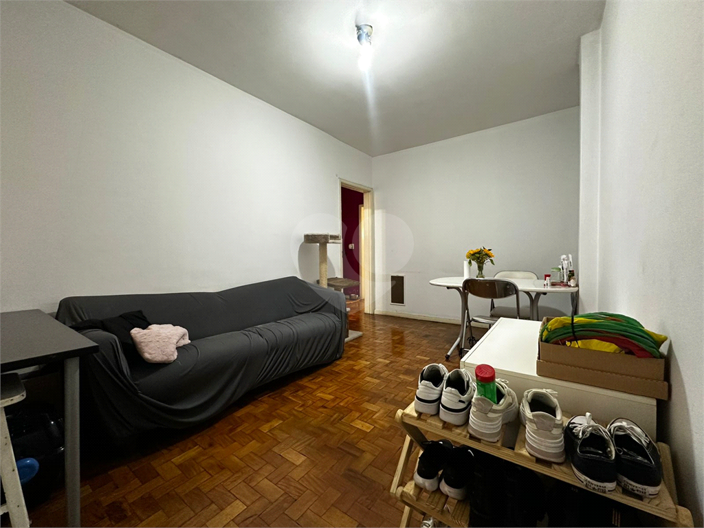 Apartamento com 3 quartos e 2 banheiros na Pamplona
