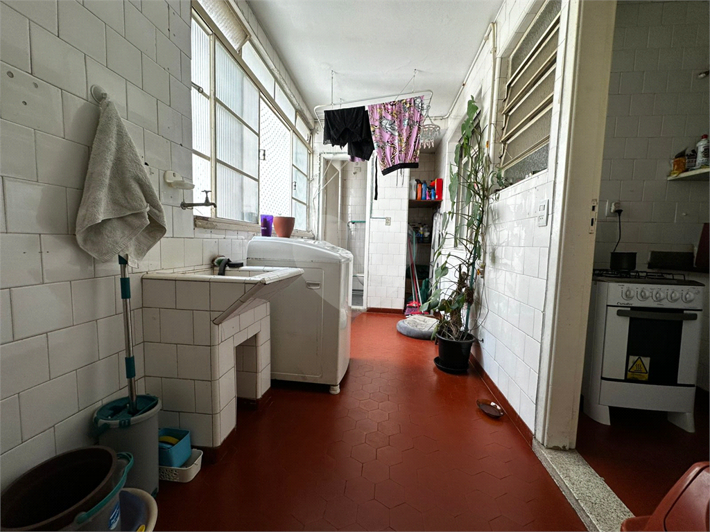 Apartamento com 3 quartos e 2 banheiros na Pamplona