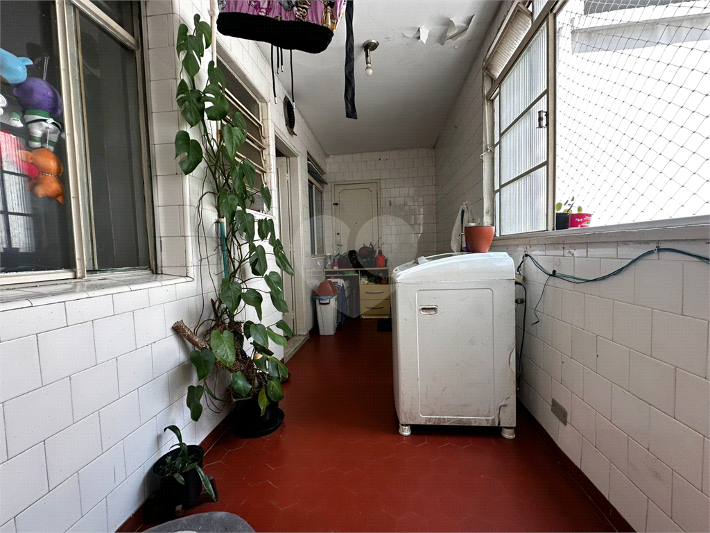 Apartamento com 3 quartos e 2 banheiros na Pamplona