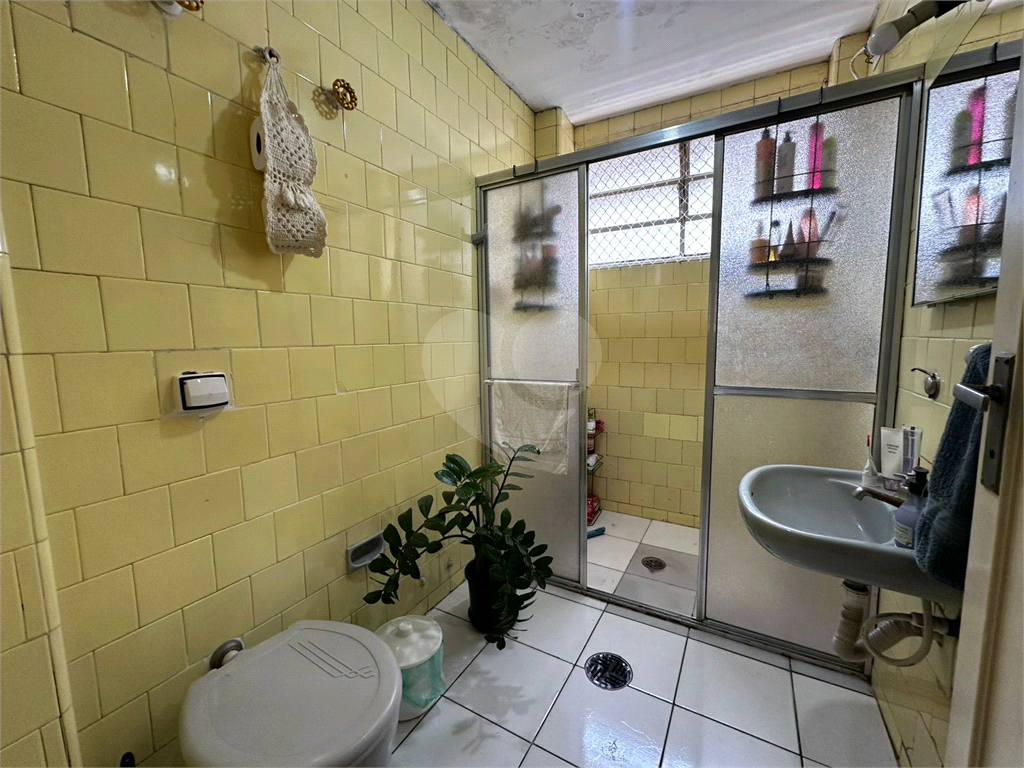 Apartamento com 3 quartos e 2 banheiros na Pamplona