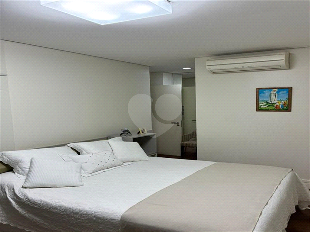 APTO 3 SUITES + 6 VAGAS