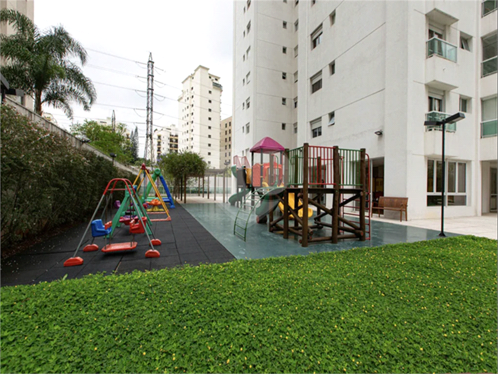 APTO 3 SUITES + 6 VAGAS